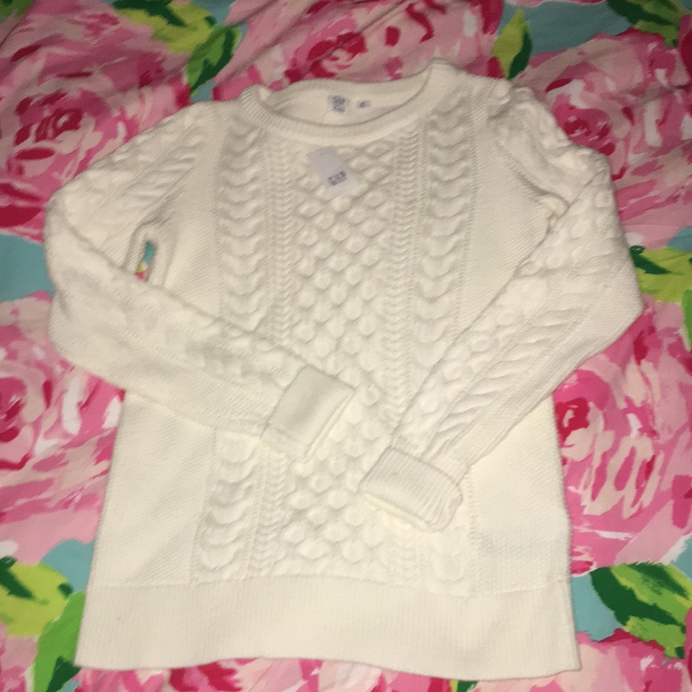 GAP cream women’s cable knit sweater